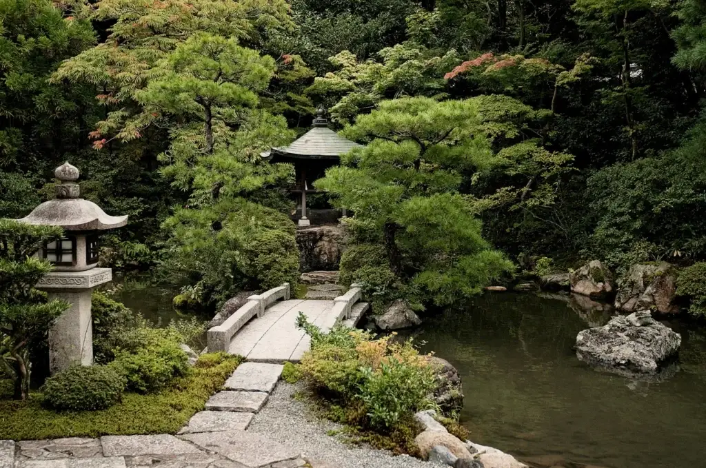 A quiet-hour Kyoto garden and craft sequence