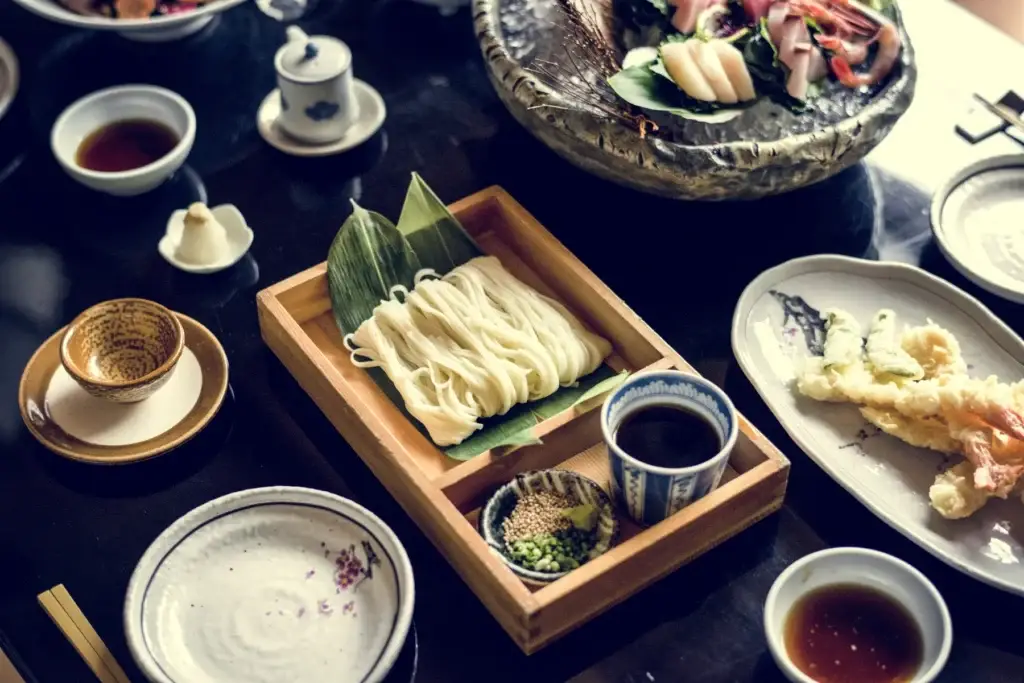 Japanese Cuisine Featuring Noodles and Tempura Dishes