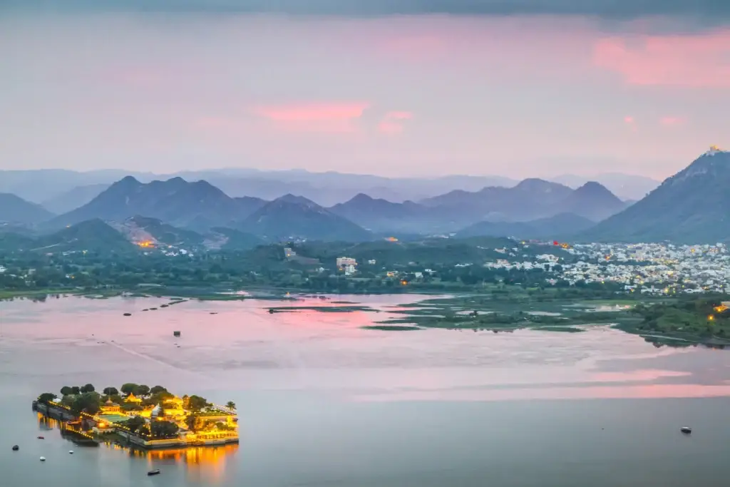 Lake Pichola, Udaipur, Rajasthan, India