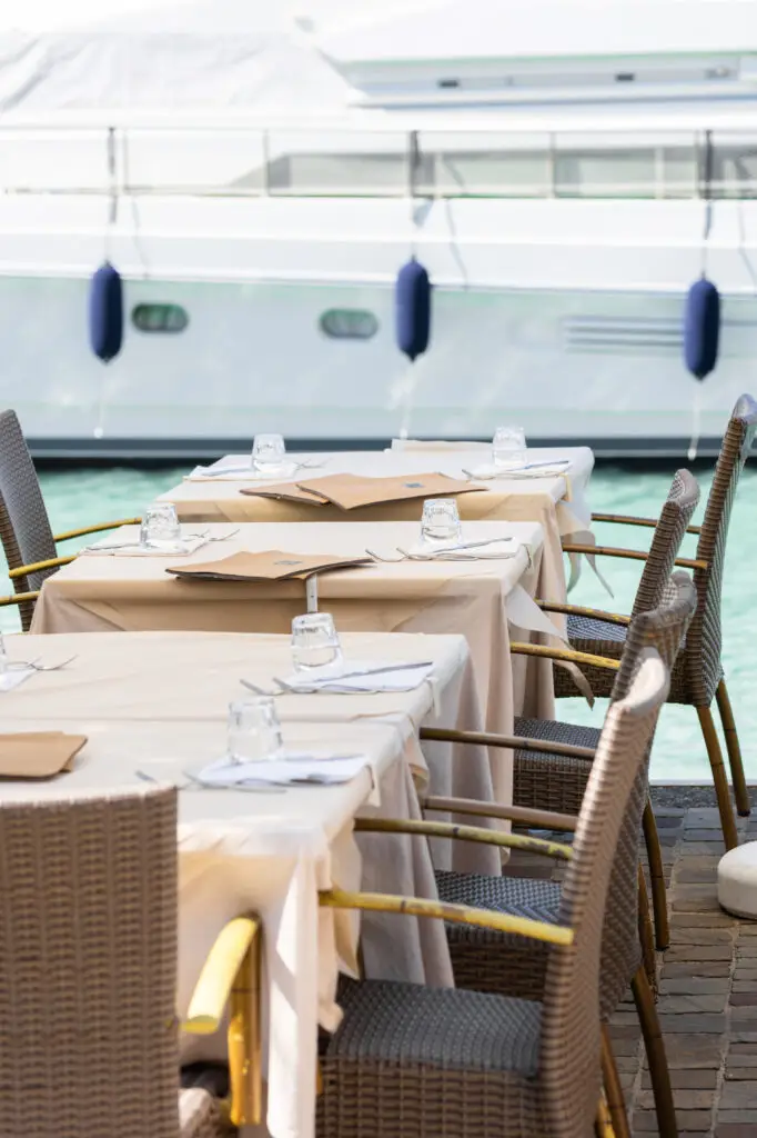 Cote Dazur Dining 01