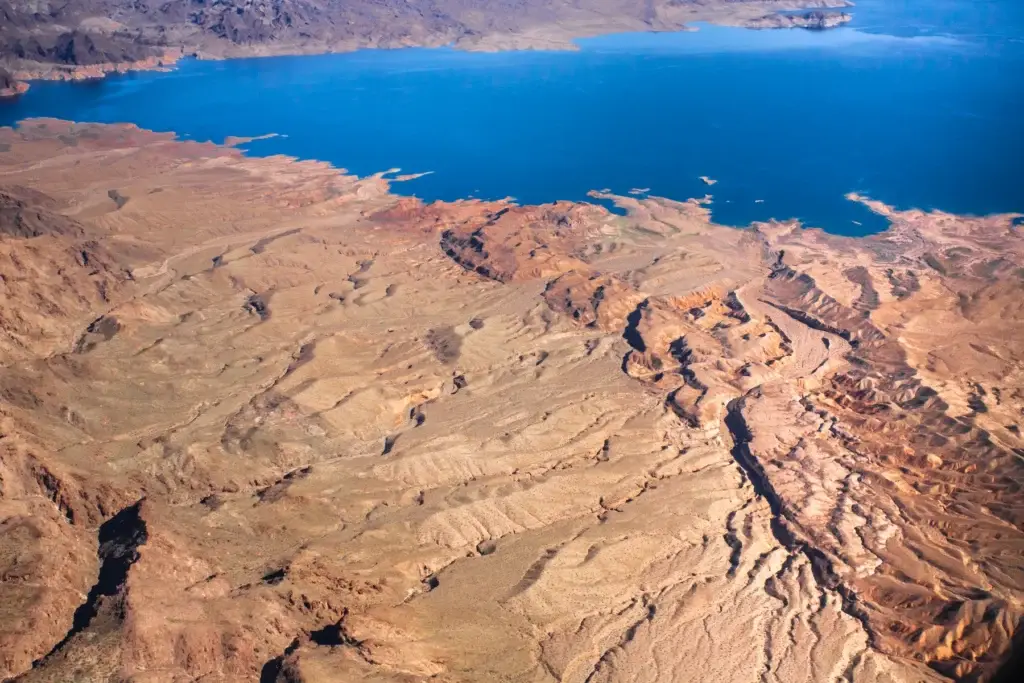 Read Lake Mead as an engineered landscape