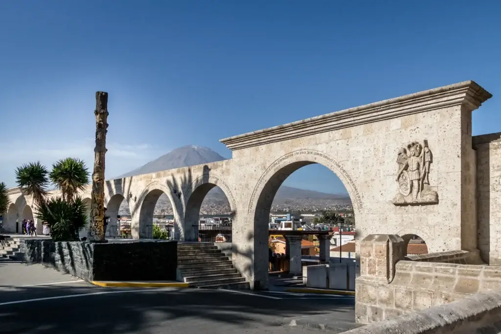 Exact Arequipa historic-centre sillar streetscape, courtyard or architectural ensemble