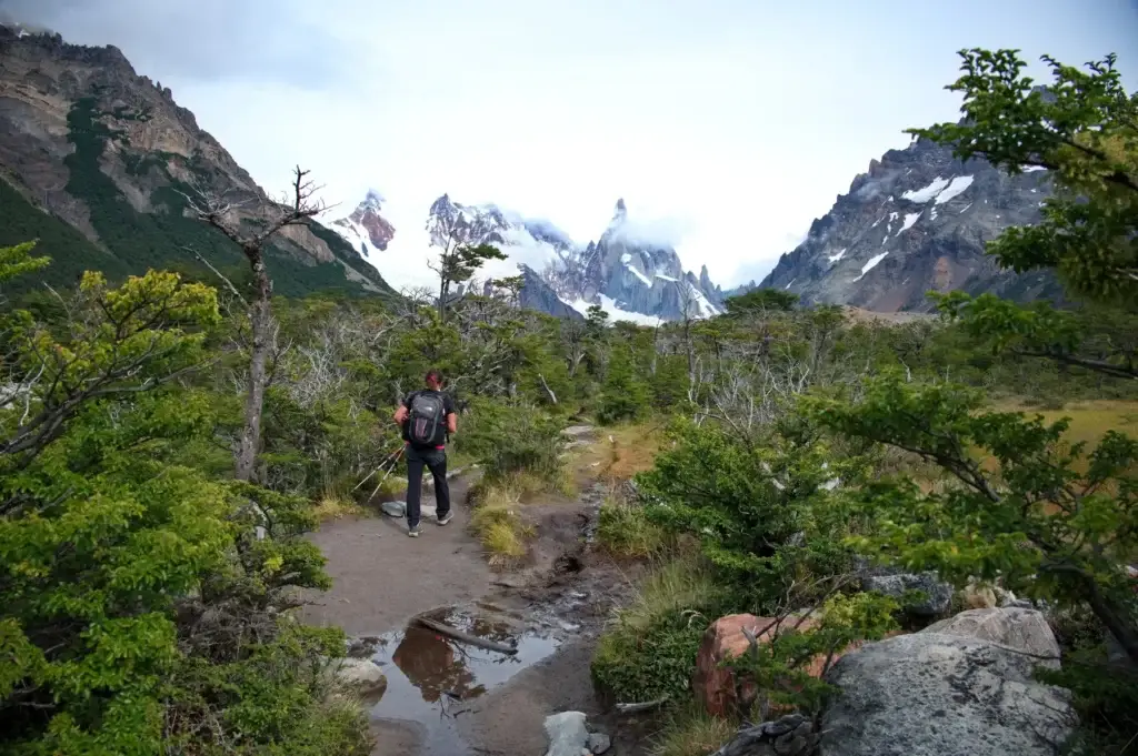 Woman hiking in Los Glaciares National Park in Patagonia