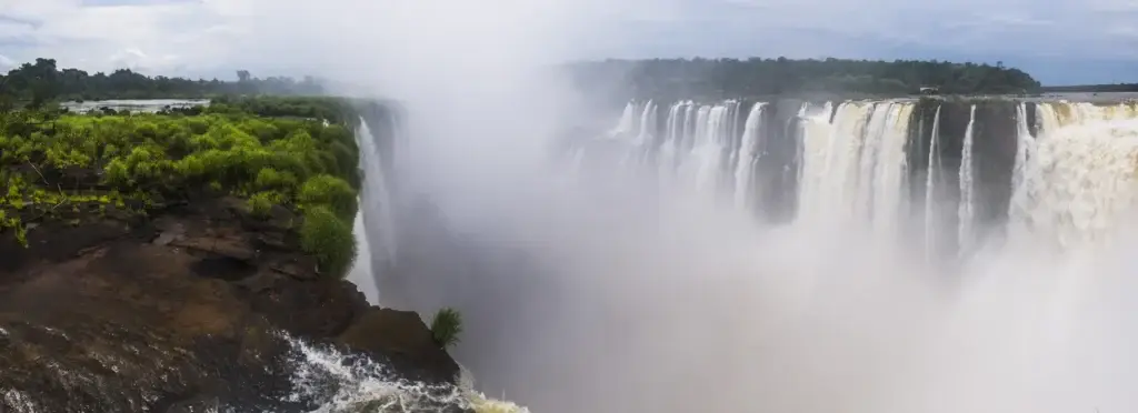Garganta del Diablo Argentine walkway or platform