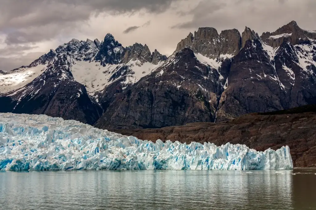 Exact Grey Glacier, Grey Lake or documented Grey-sector viewpoint in Torres del Paine