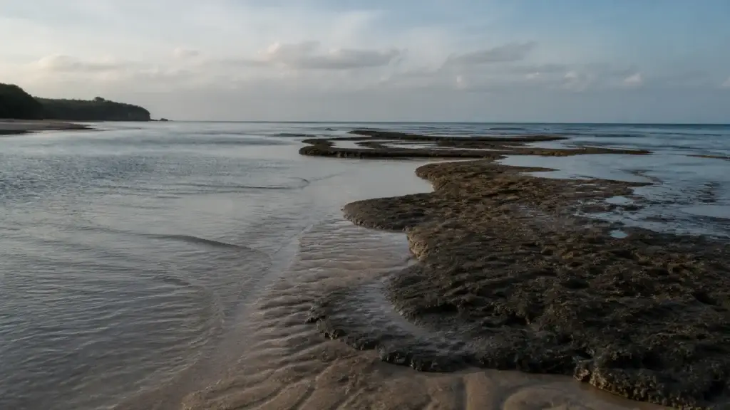 AI-generated editorial visualization of Praia do Espelho.