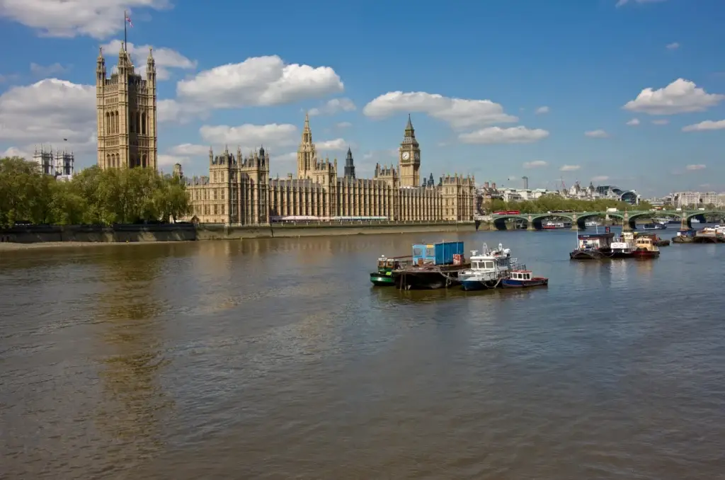 The River Thames and Houses of Parliament, London.