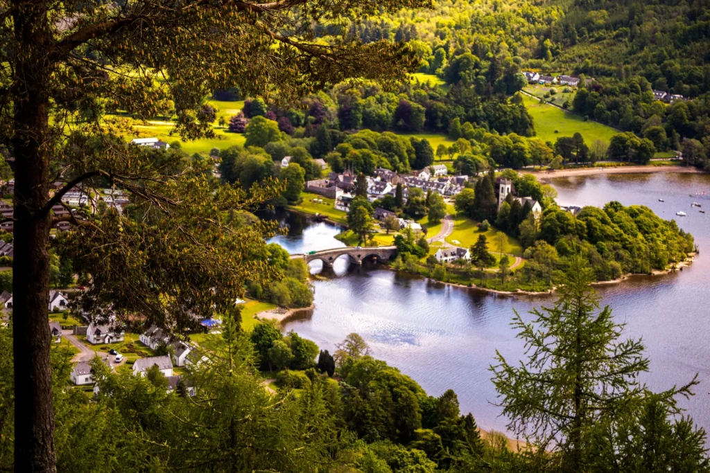 Kenmore beside Loch Tay, Perthshire; regional context for a Dalerb visit.