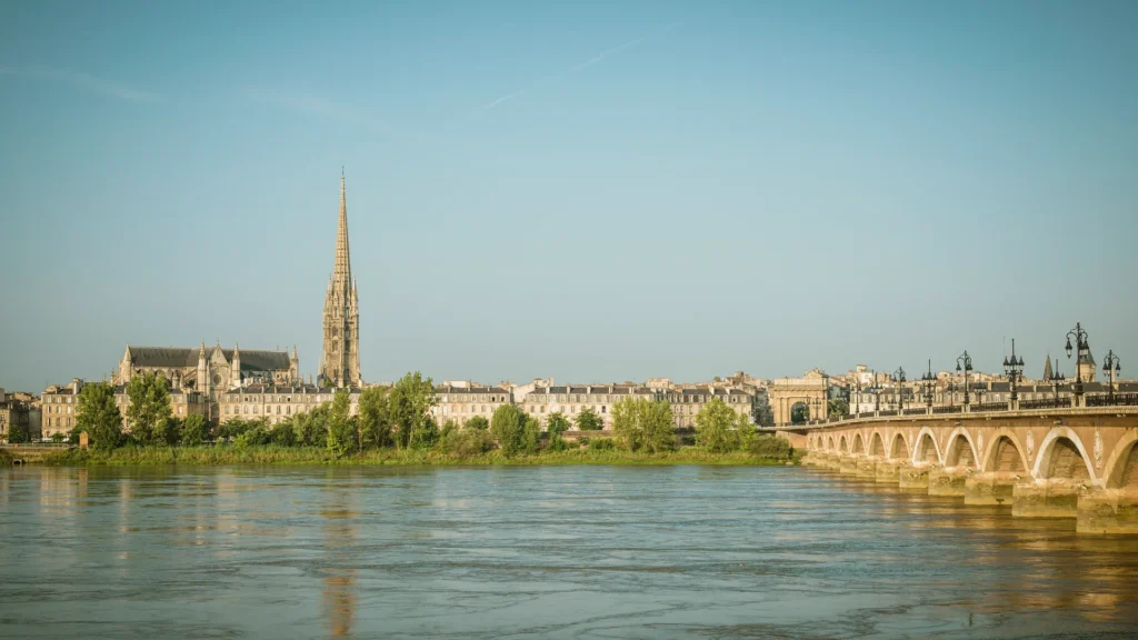 Bordeaux and the Garonne river.