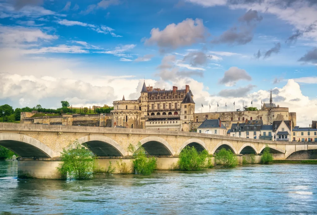 Amboise village and its bridge, illustrating the town base rather than a particular street.
