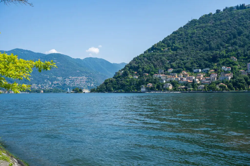 Lower Lake Como shoreline and mountains
