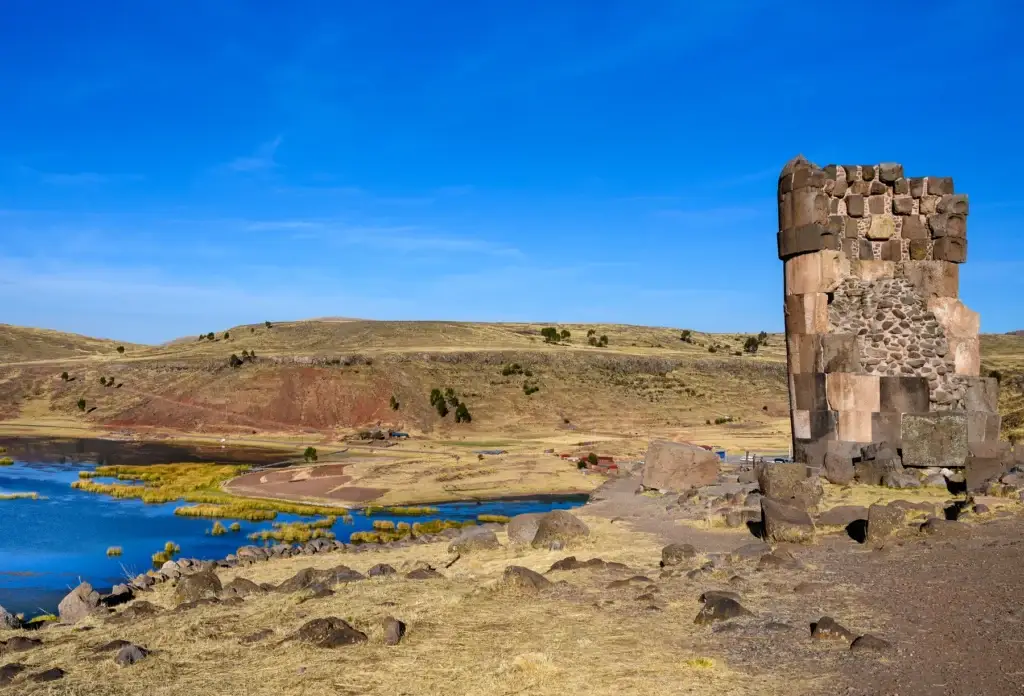 A chullpa at Sillustani beside Lake Umayo, near Puno, Peru.