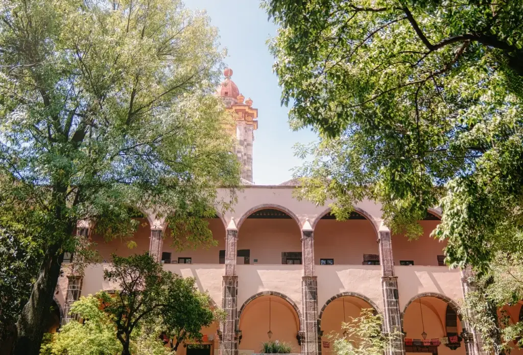 Courtyard of the Ignacio Ramírez cultural center in San Miguel de Allende.