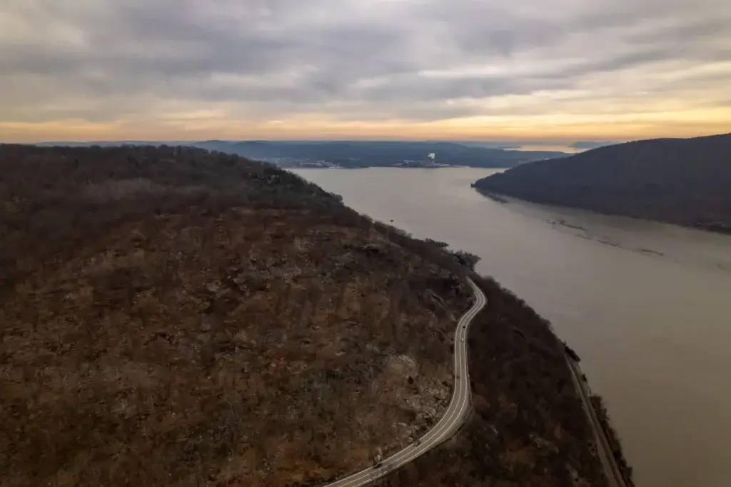 Hudson River or Mahicannituck landscape with exact metadata and no staged Indigenous culture