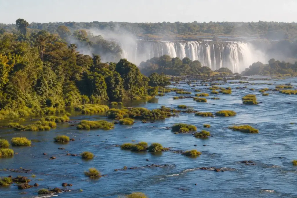 Zimbabwe falls, woodland and Zambezi route