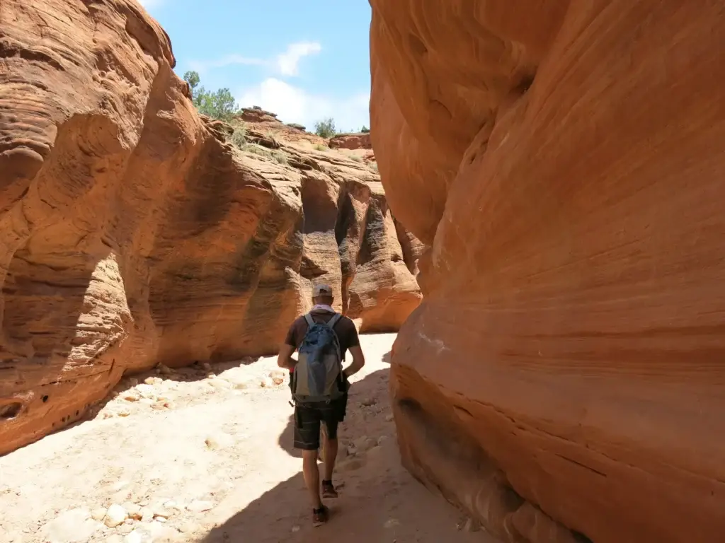 Escalante slot canyon guided context